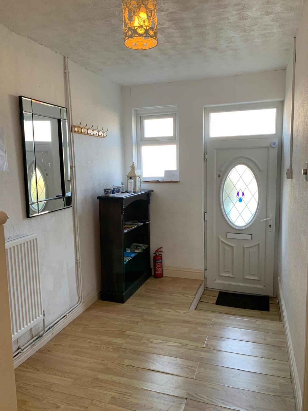 Room Only Guest Accommodation, Guest House Self Catering Bangor  Eksteriør bilde