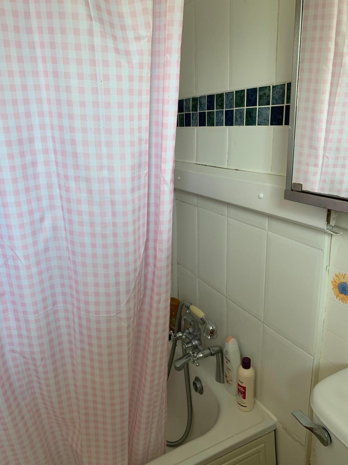 Room Only Guest Accommodation, Guest House Self Catering Bangor  Eksteriør bilde