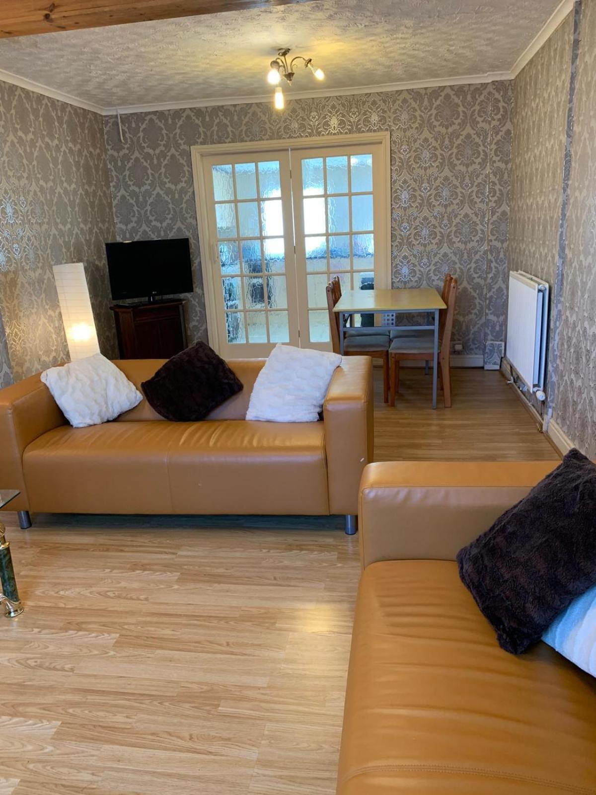 Room Only Guest Accommodation, Guest House Self Catering Bangor  Eksteriør bilde