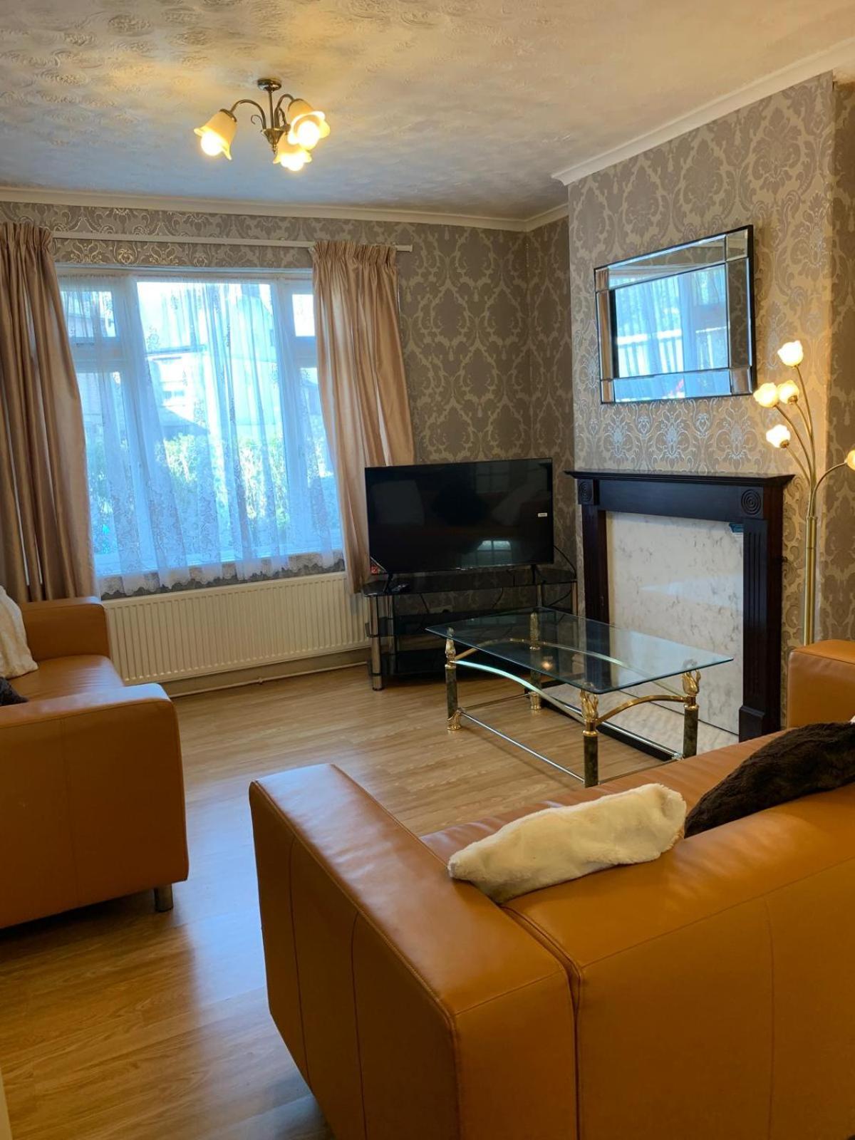 Room Only Guest Accommodation, Guest House Self Catering Bangor  Eksteriør bilde