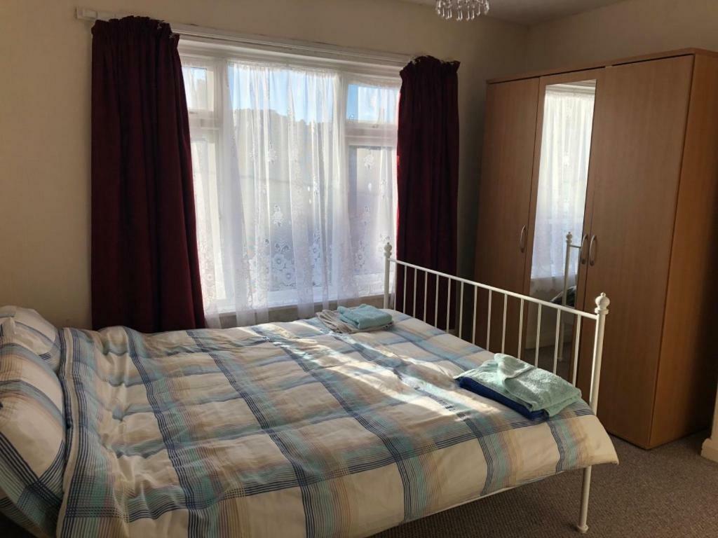 Room Only Guest Accommodation, Guest House Self Catering Bangor  Eksteriør bilde
